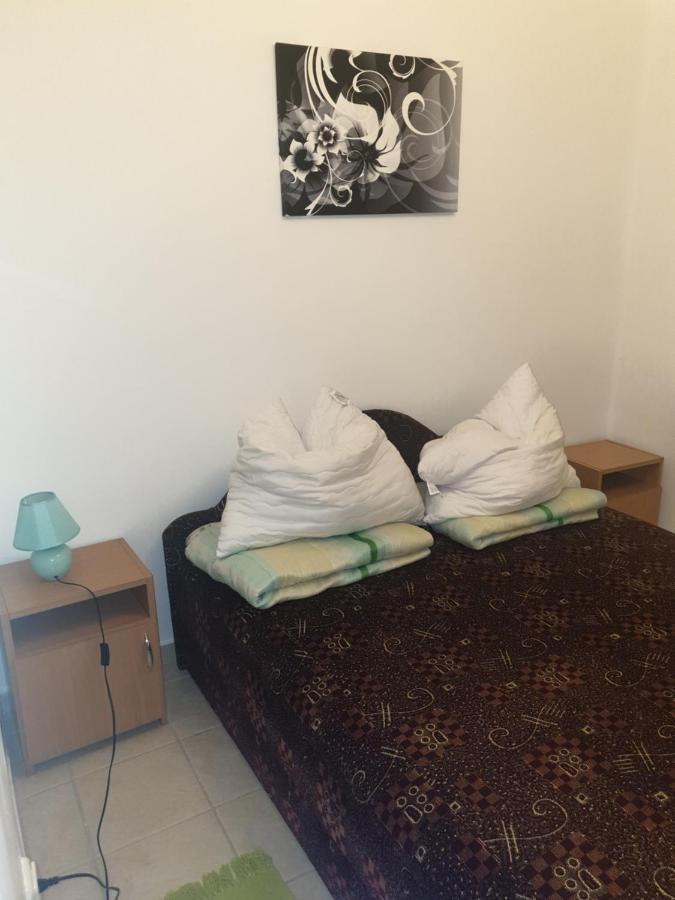 Zseki Apartman Hajdúszoboszló Buitenkant foto