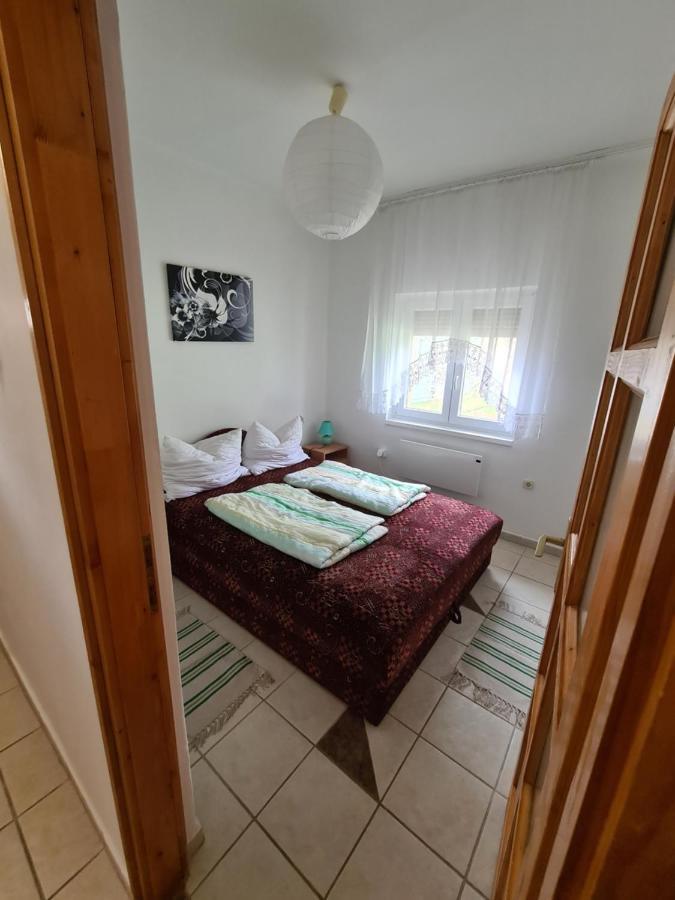 Zseki Apartman Hajdúszoboszló Buitenkant foto