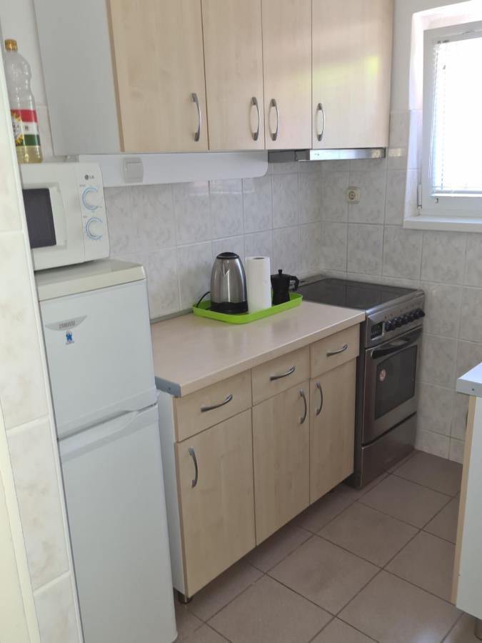 Zseki Apartman Hajdúszoboszló Buitenkant foto