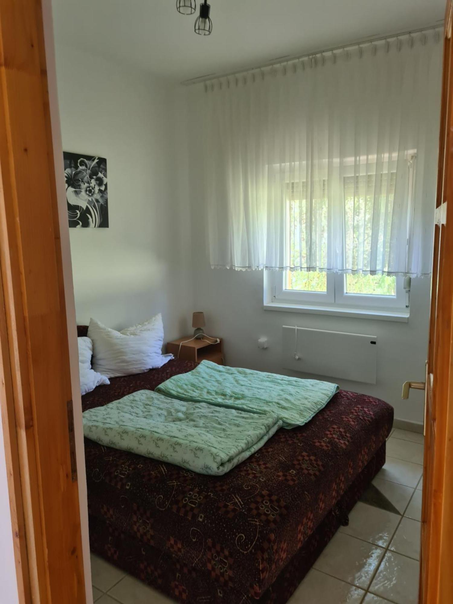 Zseki Apartman Hajdúszoboszló Buitenkant foto