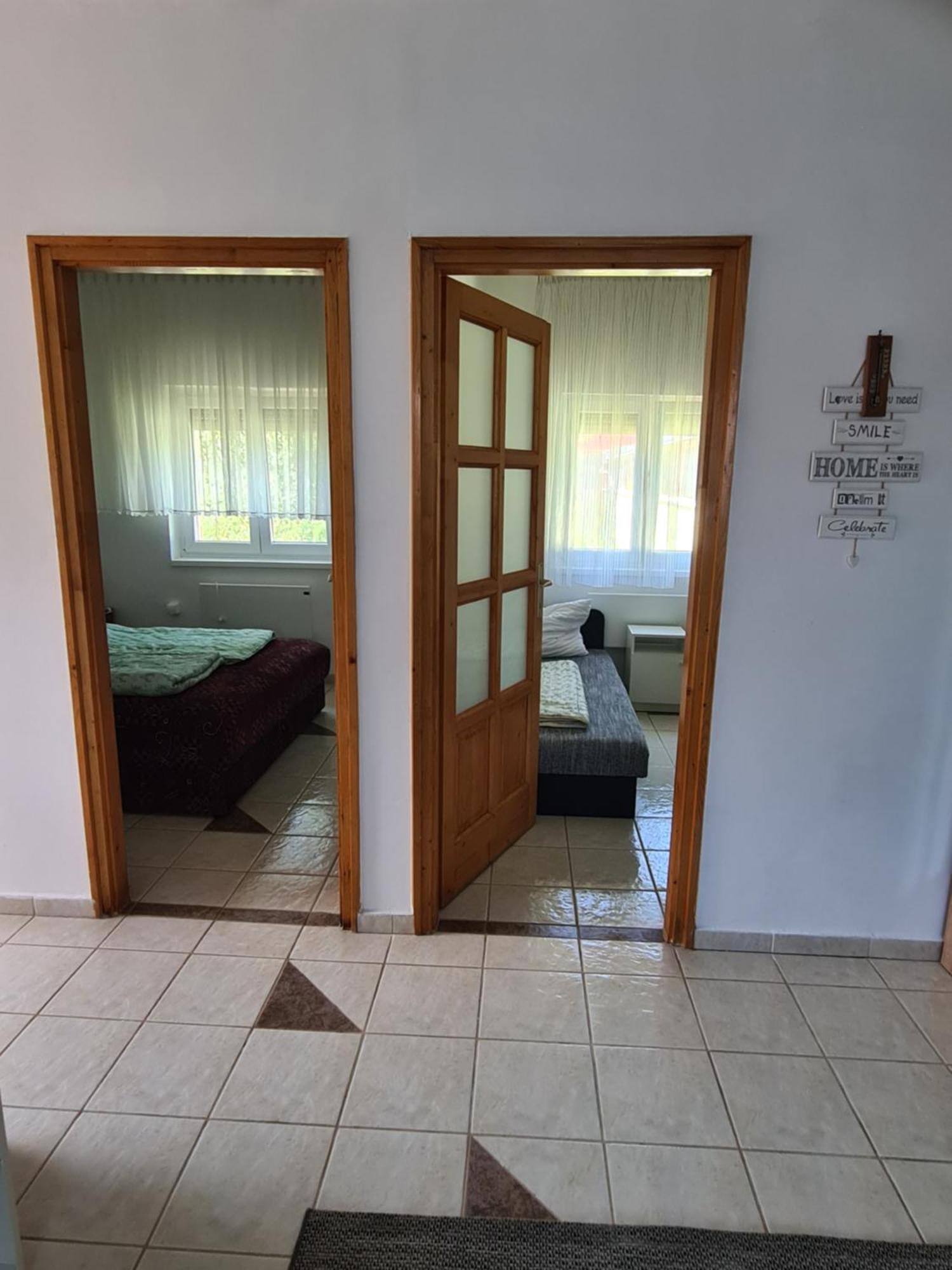 Zseki Apartman Hajdúszoboszló Buitenkant foto