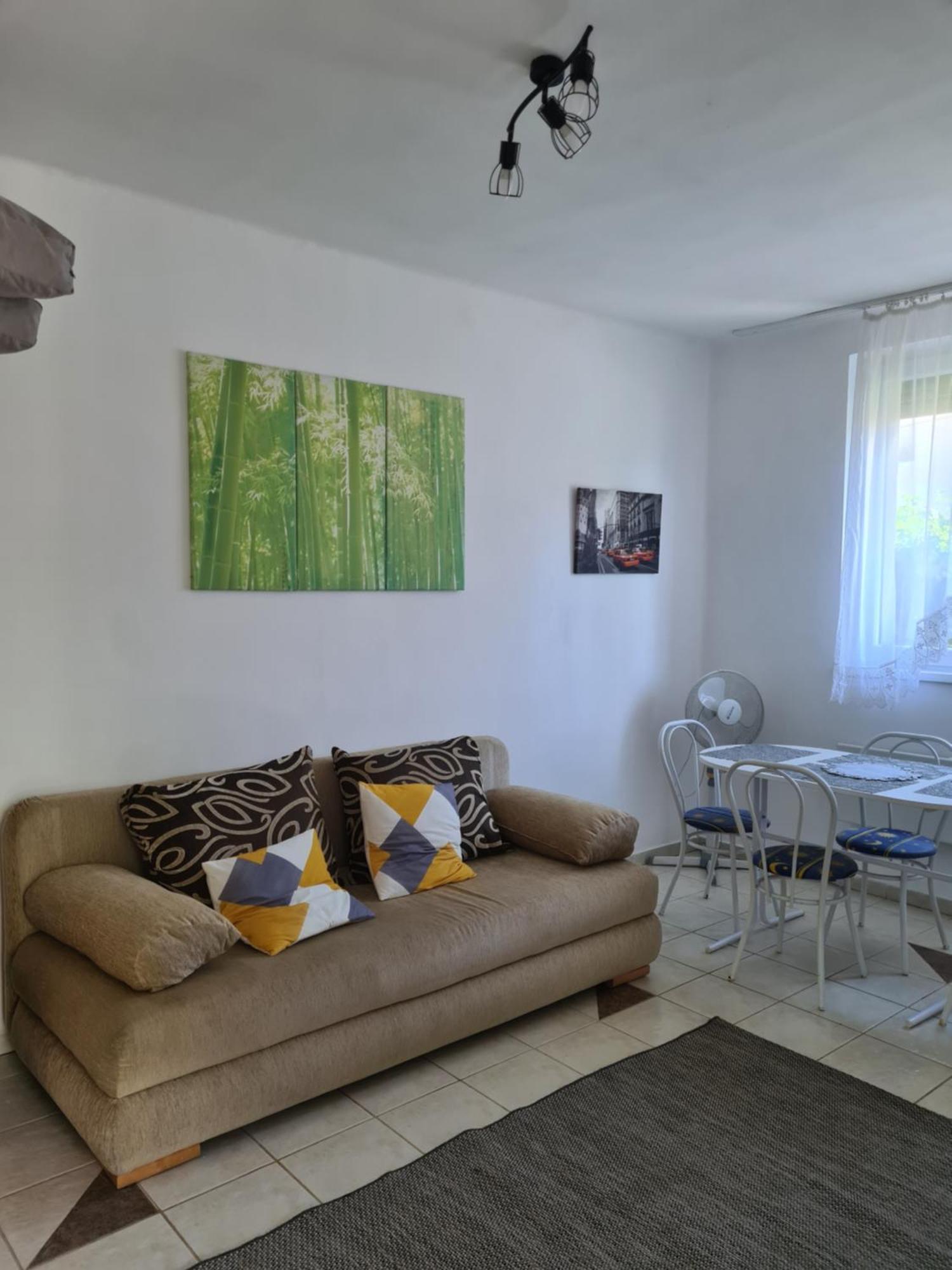 Zseki Apartman Hajdúszoboszló Buitenkant foto
