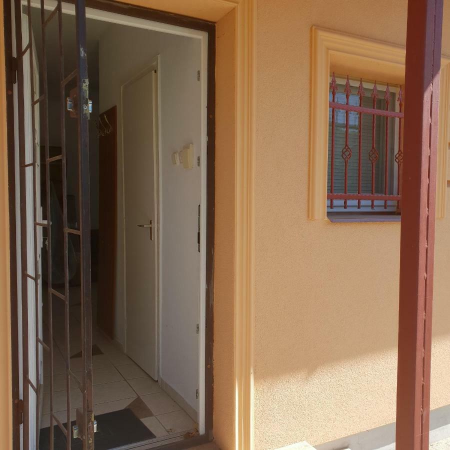 Zseki Apartman Hajdúszoboszló Buitenkant foto