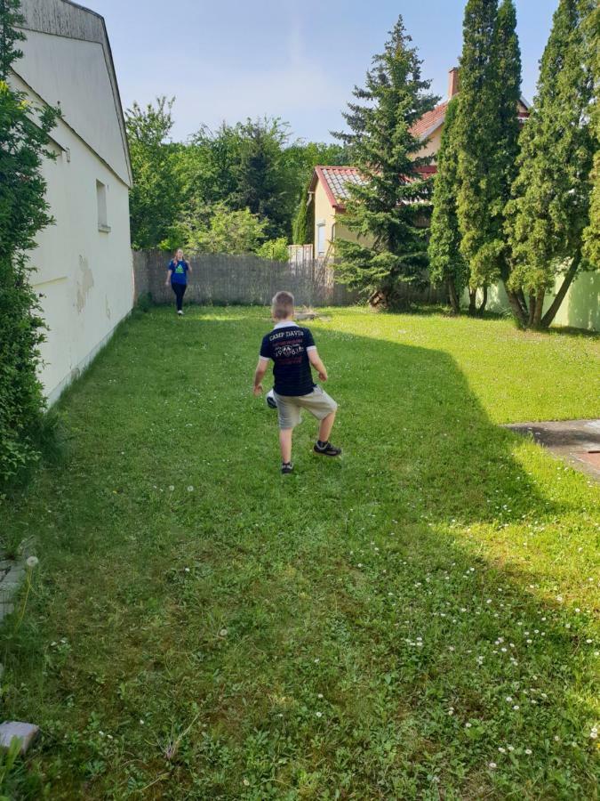 Zseki Apartman Hajdúszoboszló Buitenkant foto
